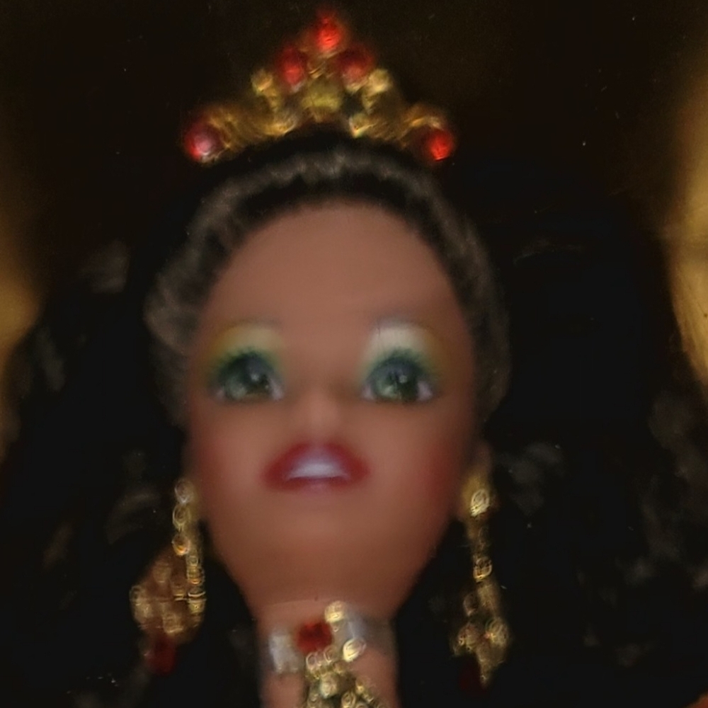 1997 Happy Holidays Vintage Barbie w/manufactured error. - Picture 5 of 5